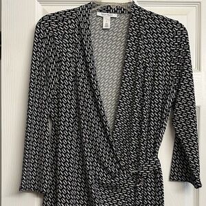 White House Black Market Wral Style Geometric Blouse